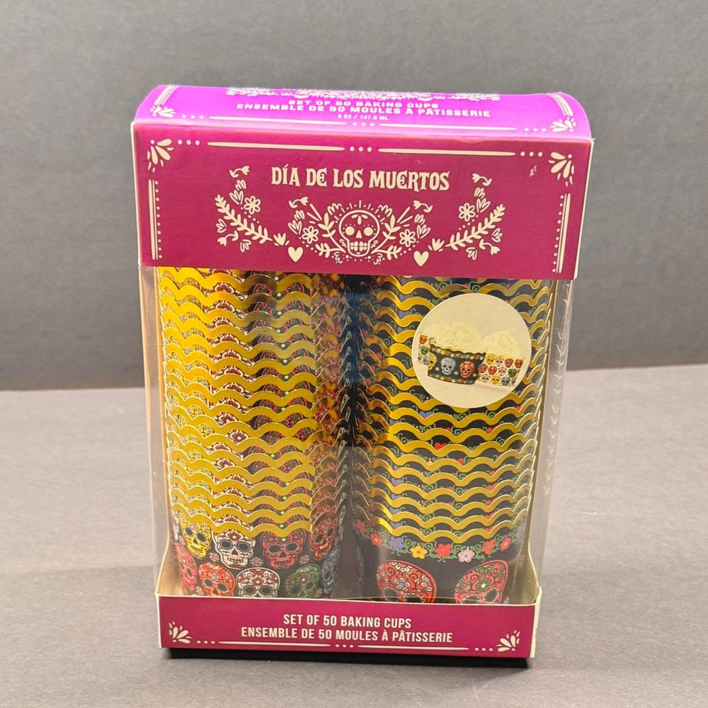 Dia De Los Muertos Day of the Dead 50 Baking Cups NWT
